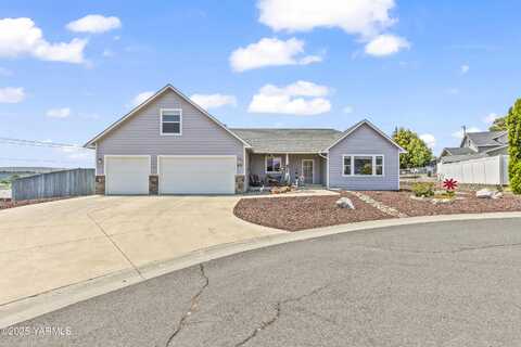 412 S 93rd Ave, Yakima, WA 98908