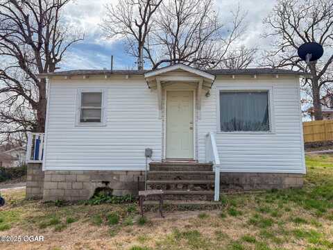 317 W Brook Street, Neosho, MO 64850