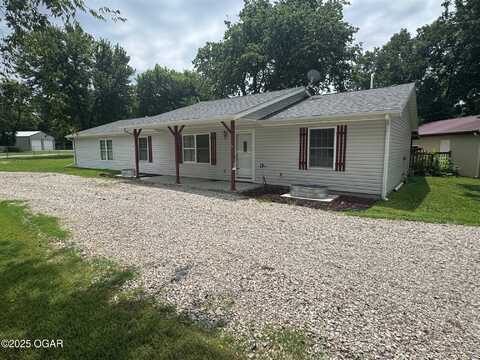704 8th Street, Oswego, KS 67356