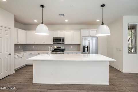 5809 W WARNER Street, Phoenix, AZ 85043