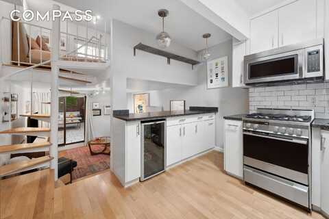 211 Thompson Street, New York, NY 10012