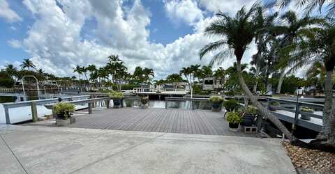 150 Smallwood Dr, Chokoloskee, FL 34138