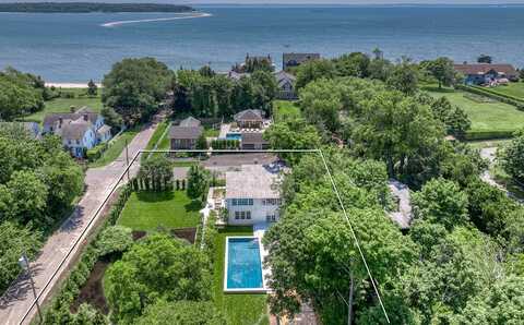 1875 Jackson Street, New Suffolk, NY 11956