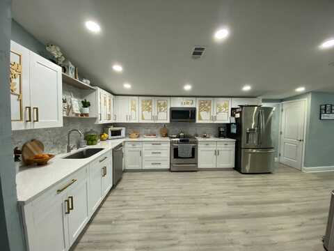 9030 Bayou Drive, Tampa, FL 33635