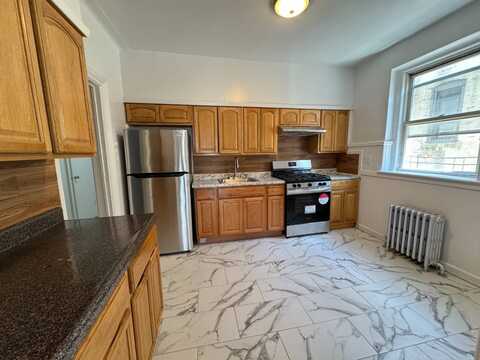 861 Kinsella St, Bronx, NY 10462