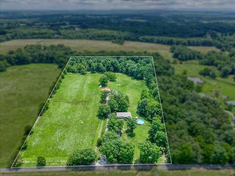 411 Phipps Rd, Crossville, TN 38571