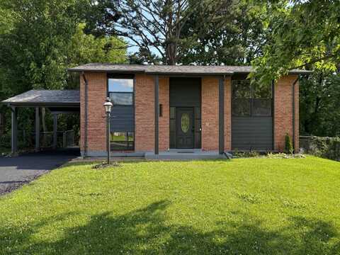 11944 Glen West Dr, Maryland Heights, MO 63043
