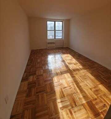 9420 59 AVE, ELMHURST, NY 11373