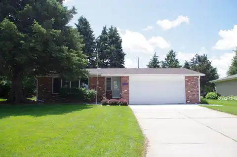 880 Arrowhead Dr, Broken Bow, NE 68822