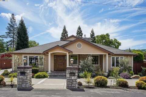 221 El Sobrante Dr, Danville, CA 94526