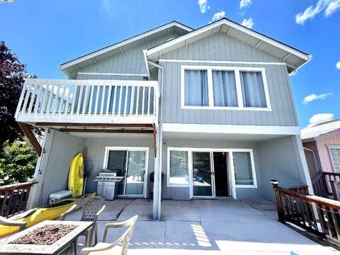 668 Keys Blvd., Clearlake Oaks, CA 95423