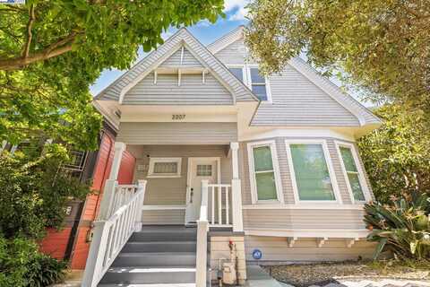 2207 E 21St St, Oakland, CA 94606