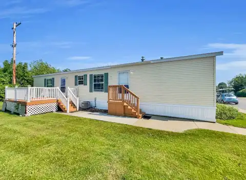 21 Highland Terrace, White Lake, MI 48386