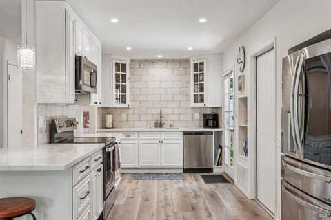 27 Temelec Circle, Sonoma, CA 95476