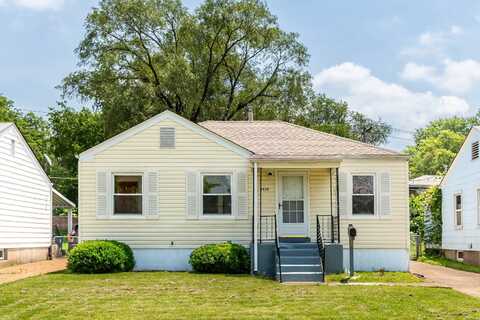 4428 Saint Leo Ln, Saint Ann, MO 63074