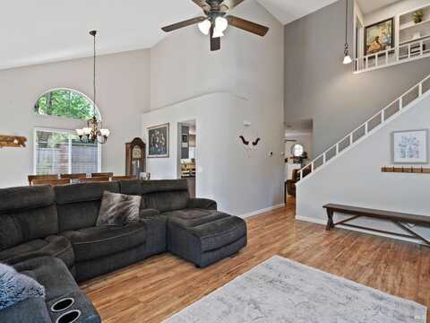 123 Marguerite Lane, Cloverdale, CA 95425