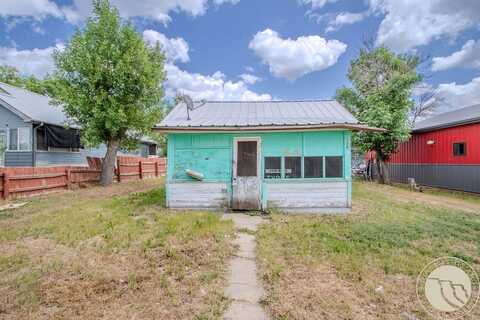 306 1st Street E, Roundup, MT 59072