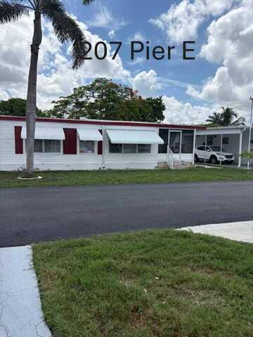 207 Pier E, Naples, FL 34112