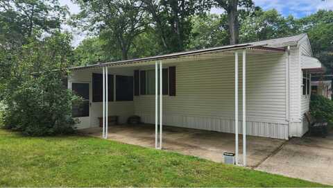 703 Fresh Pond Ave., Calverton, NY 11933