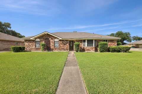 652 Birchwood Dr., Port Neches, TX 77651