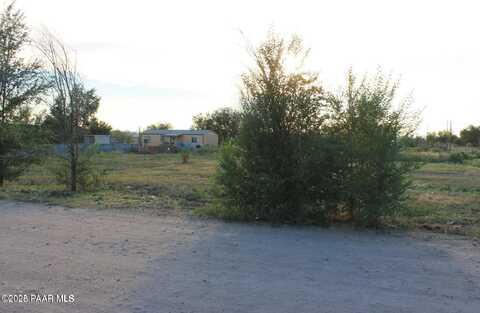 25040 Cedar Drive, Paulden, AZ 86334