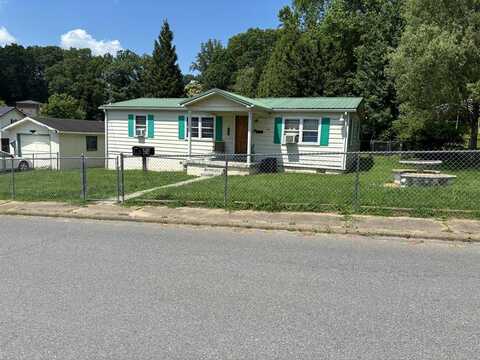 404 Highlawn Park Avenue, OAK HILL, WV 25901