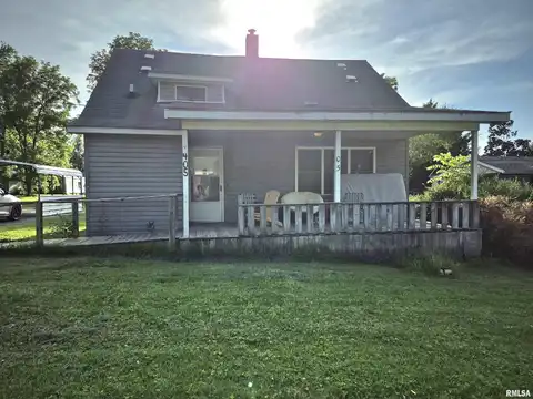 405 S SHAW Street, Harrisburg, IL 62946
