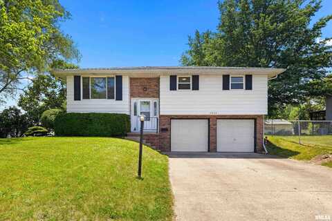 5602 E FLEET Street, Chillicothe, IL 61523