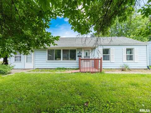 2916 N GOLF Drive, Peoria, IL 61604