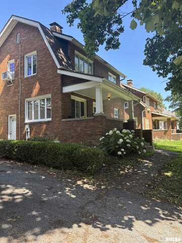137 CITY PLACE Street, Jacksonville, IL 62650