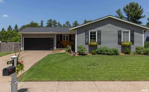 1924 E RUSHOLME Street, Davenport, IA 52803