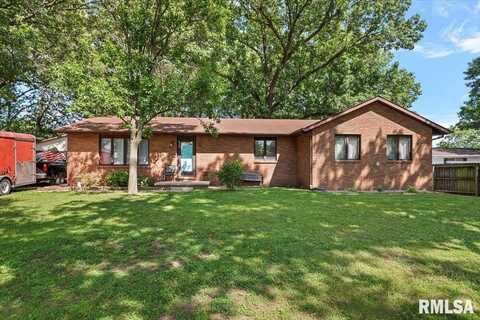 830 N 6TH Street, Riverton, IL 62561