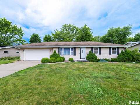 410 STOUT Drive, Mackinaw, IL 61755