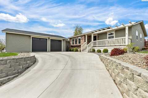 910 Grending Ave, Sunnyside, WA 98944