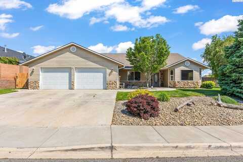 1335 W Grandview Ave, Sunnyside, WA 98944