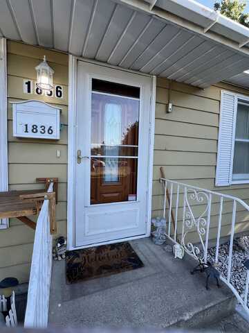 1836 W Park, Pasco, WA 99301