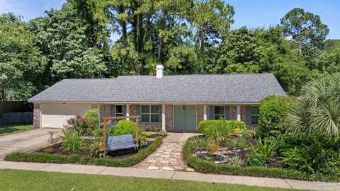 1370 Sanibel Ln, Gulf Breeze, FL 32563