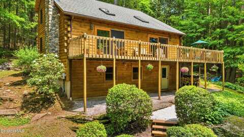 6 Brookside Glen --, Huntington, MA 01050