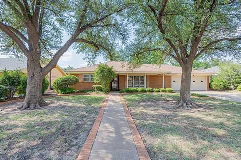 3525 Stanolind Ave, Midland, TX 79707