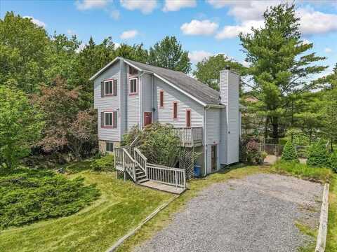 7693 Fawn Lane, Tobyhanna, PA 18466