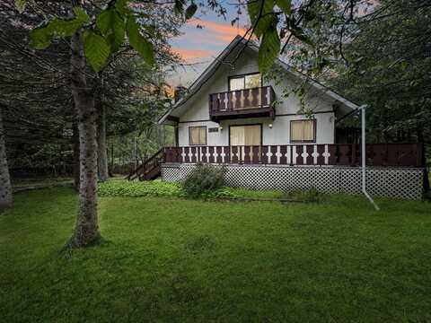 8252 Natures Drive, Tobyhanna, PA 18466