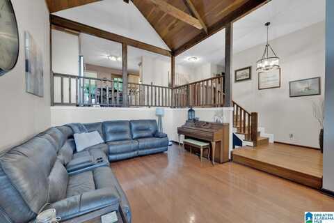 1025 OLD SECTION ROAD, HOOVER, AL 35244