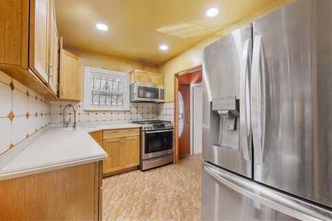 675 Saratoga Avenue, Brooklyn, NY 11212