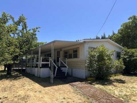 49 Walnut Way, Willow Creek, CA 95573