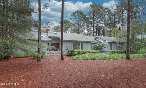 695 Donald Ross Drive, Pinehurst, NC 28374
