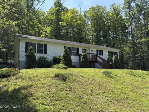 142 Fawnwood Circle, Greentown, PA 18426