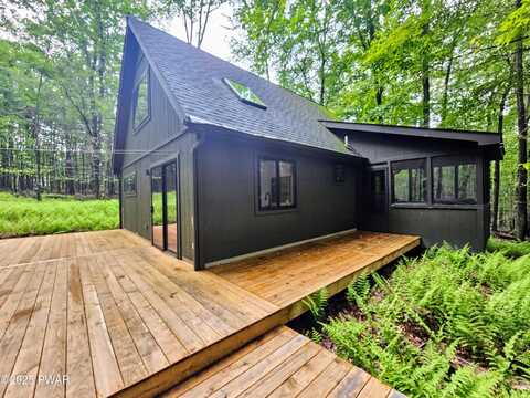 23 Highland Lane, Hawley, PA 18428
