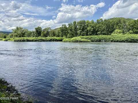 498 Penn York Road, Starlight, PA 18461