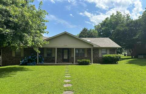 1306 W Emerson, Paragould, AR 72450