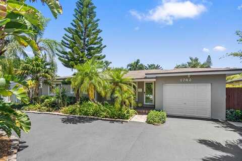 1742 NE 28th Dr, Wilton Manors, FL 33334